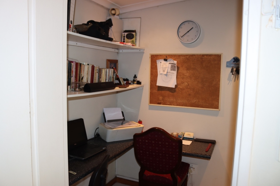 To Let 4 Bedroom Property for Rent in Kleinmond Western Cape